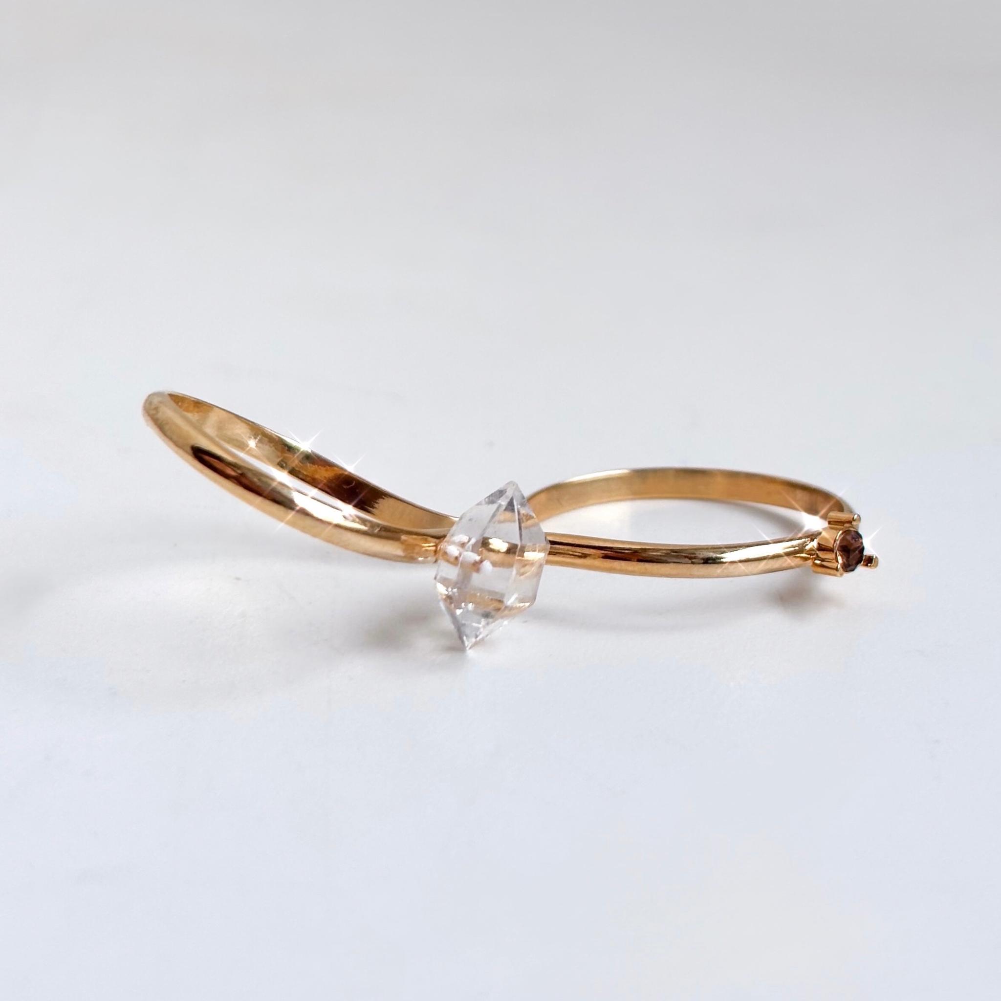 自然の神秘ハーキマーダイヤモンドのダブルフィンガーリング