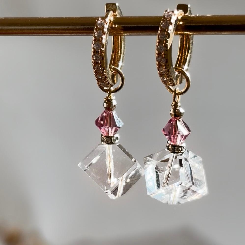 【Holiday collection charm】大人かわいい香水瓶チャーム　ピアス＊イヤーカフ用1枚目の画像