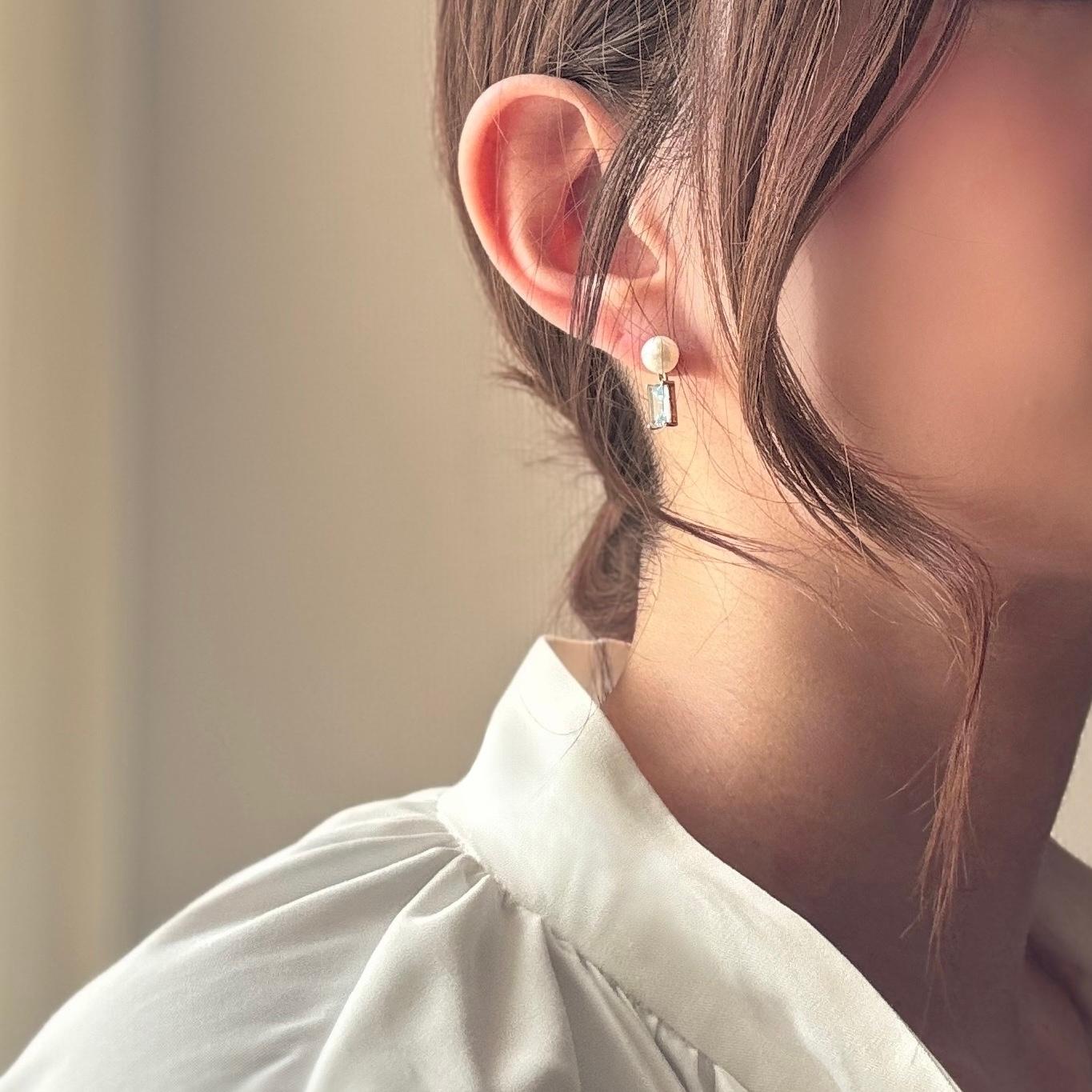 ◆2WAY 涼しげスカイブルートパーズチャーム&淡水パールピアス | 2枚目