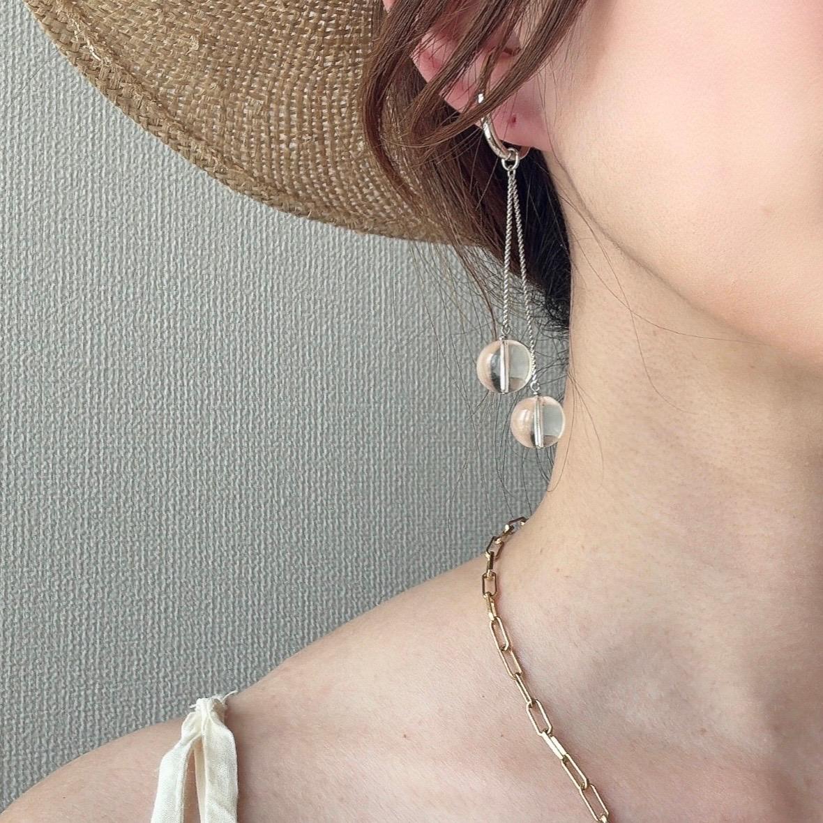 ◆ice 揺れるクリスタル水晶チャーム 手持ちのピアス(イヤーカフ)に合わせて使える1枚目の画像